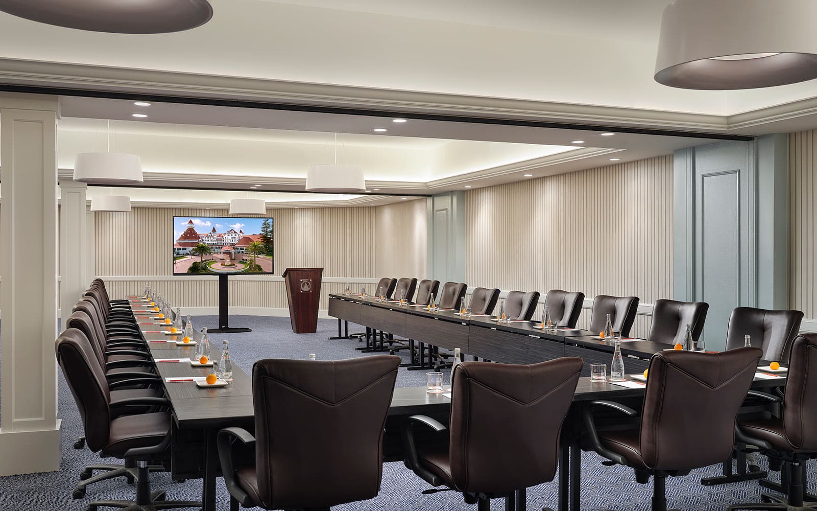 Story meeting room setup in u-shape