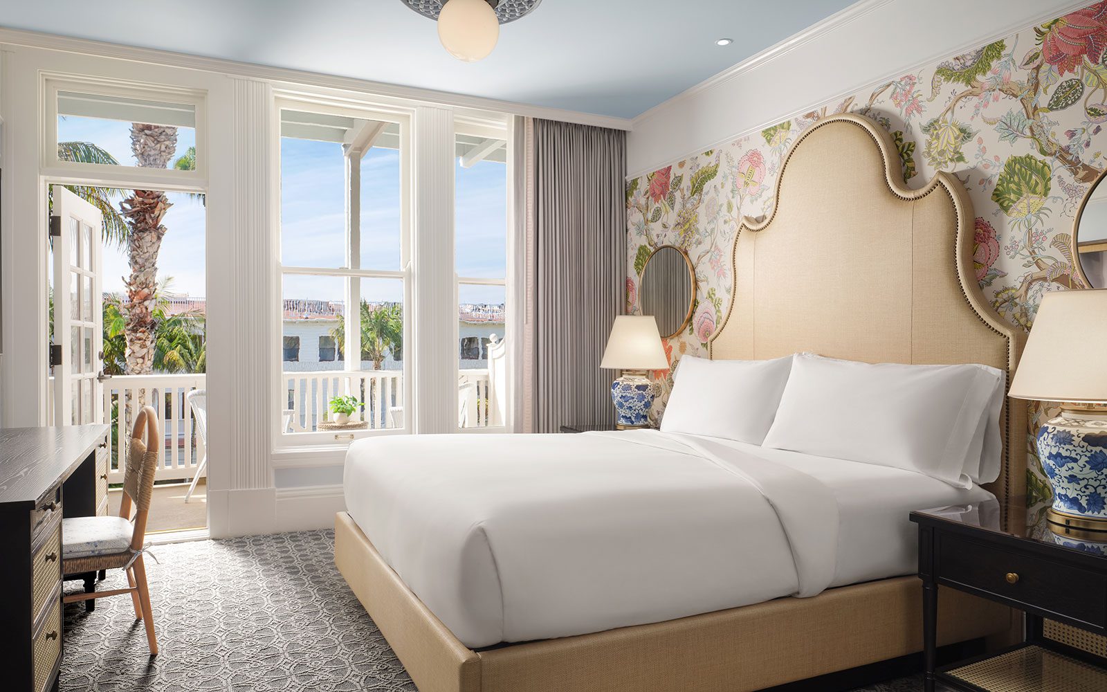 Victorian Courtyard View Balcony/Veranda